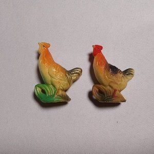 Vintage‎ 2 Inch Tall Roosters Made In Hong Kong Lot of 2 (9a3)